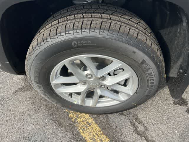 2026 Jeep Grand Cherokee GRAND CHEROKEE LAREDO X 4X4