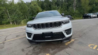 2026 Jeep Grand Cherokee GRAND CHEROKEE LAREDO X 4X4
