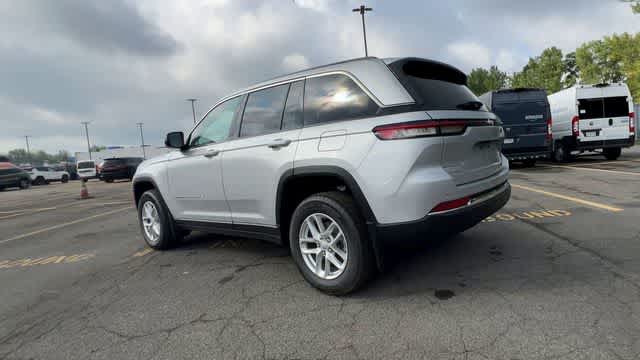 2026 Jeep Grand Cherokee GRAND CHEROKEE LAREDO X 4X4