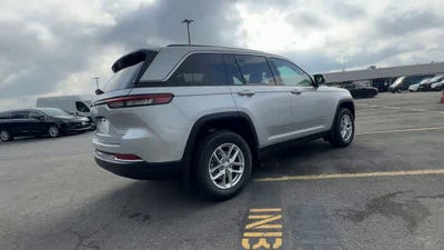 2026 Jeep Grand Cherokee GRAND CHEROKEE LAREDO X 4X4