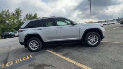 2026 Jeep Grand Cherokee GRAND CHEROKEE LAREDO X 4X4