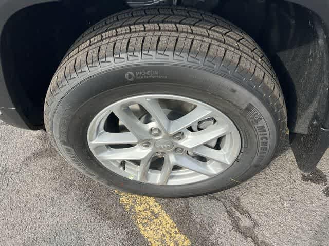 2026 Jeep Grand Cherokee GRAND CHEROKEE LAREDO X 4X4