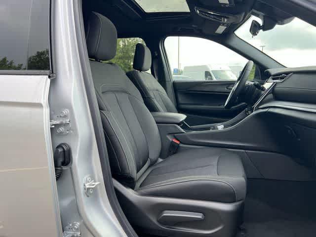 2026 Jeep Grand Cherokee GRAND CHEROKEE LAREDO X 4X4