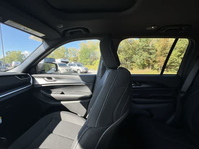 2026 Jeep Grand Cherokee GRAND CHEROKEE LAREDO X 4X4