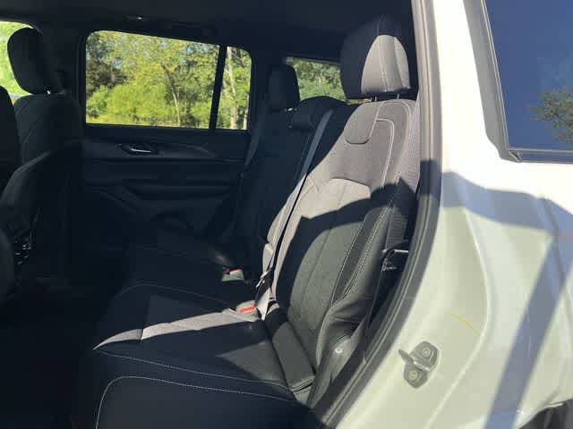 2026 Jeep Grand Cherokee GRAND CHEROKEE LAREDO X 4X4