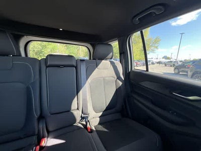 2026 Jeep Grand Cherokee GRAND CHEROKEE LAREDO X 4X4