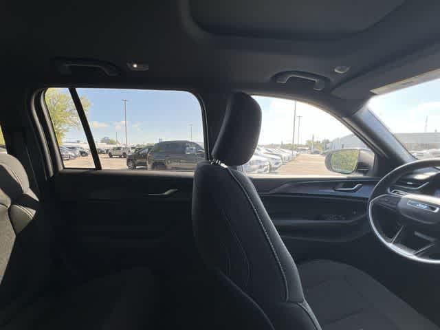 2026 Jeep Grand Cherokee GRAND CHEROKEE LAREDO X 4X4
