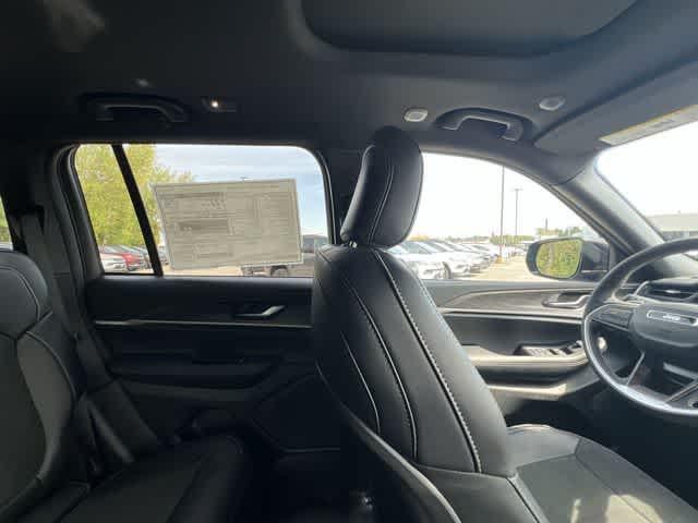2026 Jeep Grand Cherokee GRAND CHEROKEE LAREDO ALTITUDE 4X4