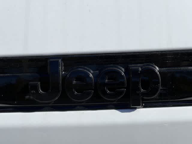 2027 Jeep Grand Cherokee GRAND CHEROKEE LAREDO ALTITUDE 4X4