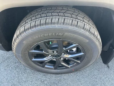 2027 Jeep Grand Cherokee GRAND CHEROKEE LAREDO ALTITUDE 4X4