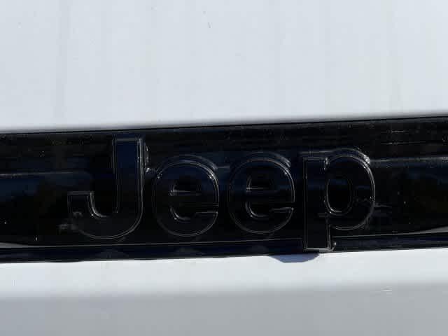 2027 Jeep Grand Cherokee GRAND CHEROKEE LAREDO ALTITUDE 4X4