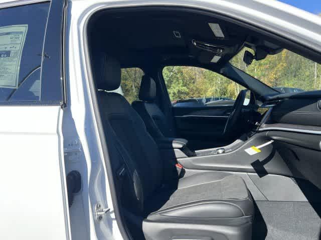 2027 Jeep Grand Cherokee GRAND CHEROKEE LAREDO ALTITUDE 4X4