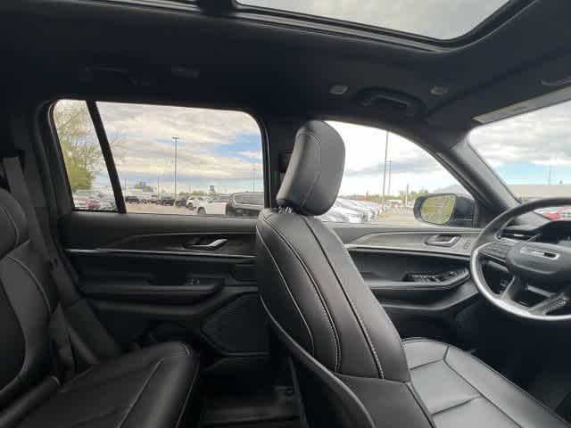 2027 Jeep Grand Cherokee GRAND CHEROKEE LIMITED 4X4