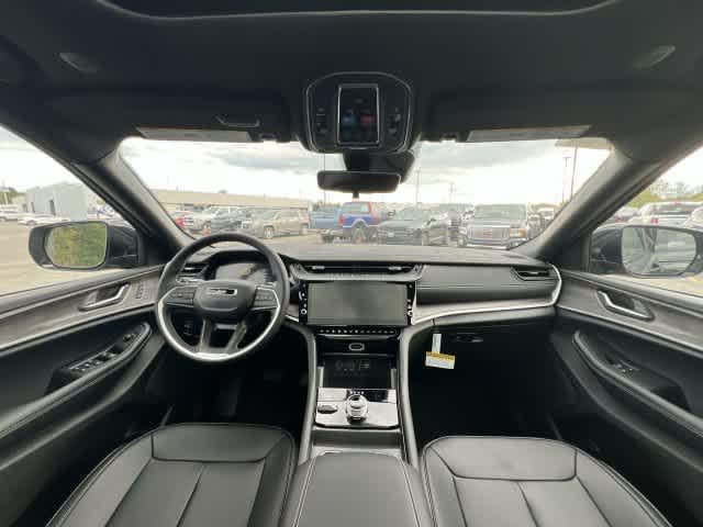2027 Jeep Grand Cherokee GRAND CHEROKEE LIMITED 4X4