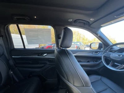 2027 Jeep Grand Cherokee GRAND CHEROKEE LIMITED 4X4