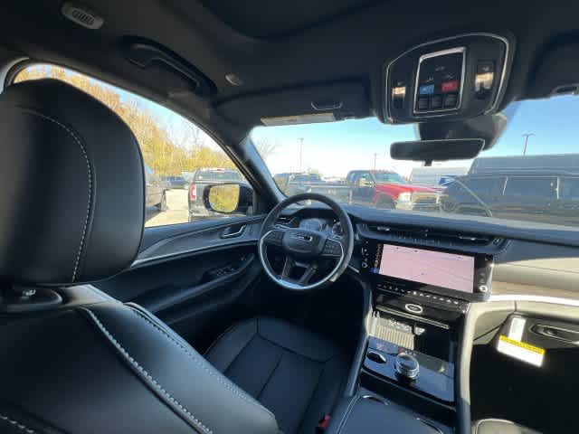 2027 Jeep Grand Cherokee GRAND CHEROKEE LIMITED 4X4