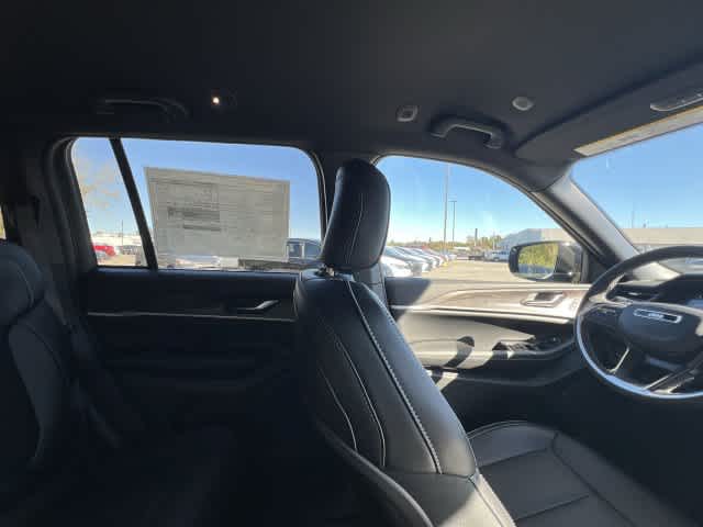 2027 Jeep Grand Cherokee GRAND CHEROKEE LIMITED 4X4