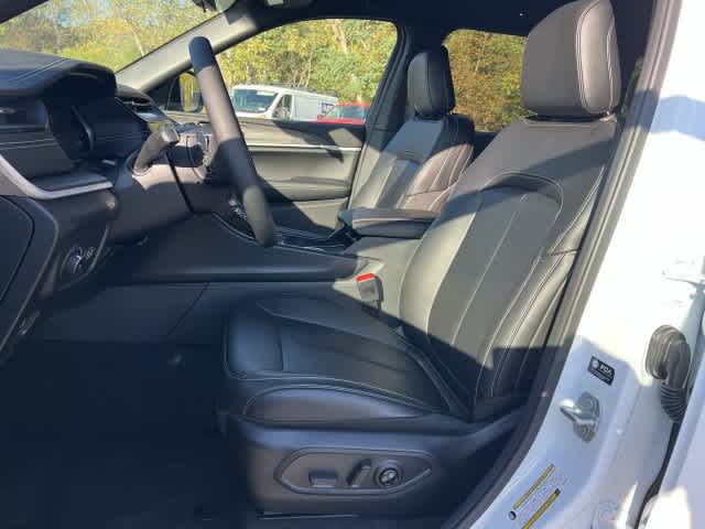 2027 Jeep Grand Cherokee GRAND CHEROKEE LIMITED 4X4