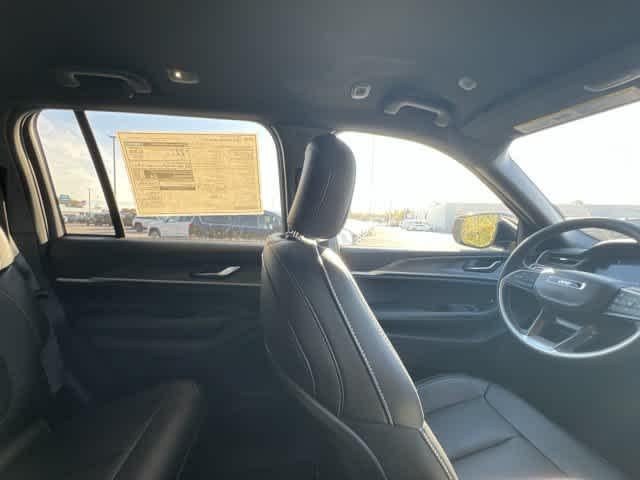 2027 Jeep Grand Cherokee GRAND CHEROKEE LIMITED 4X4