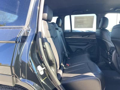 2027 Jeep Grand Cherokee GRAND CHEROKEE LIMITED 4X4