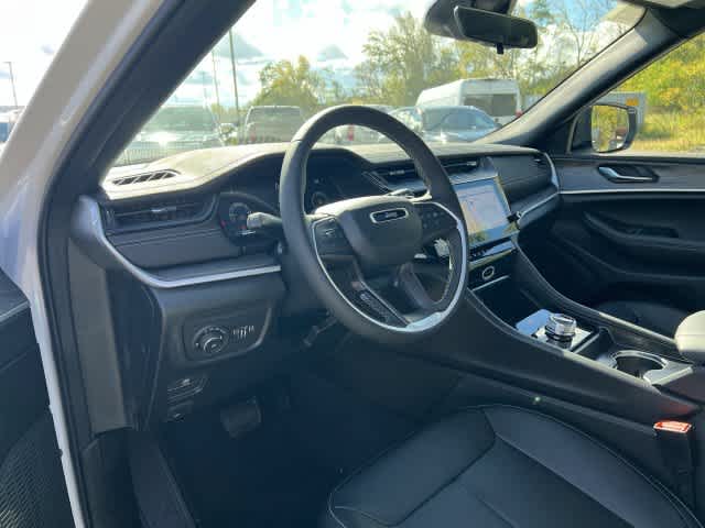 2027 Jeep Grand Cherokee GRAND CHEROKEE LIMITED 4X4
