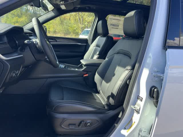 2027 Jeep Grand Cherokee GRAND CHEROKEE LIMITED 4X4