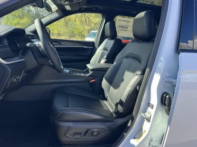 2027 Jeep Grand Cherokee GRAND CHEROKEE LIMITED 4X4