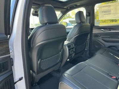 2027 Jeep Grand Cherokee GRAND CHEROKEE LIMITED 4X4