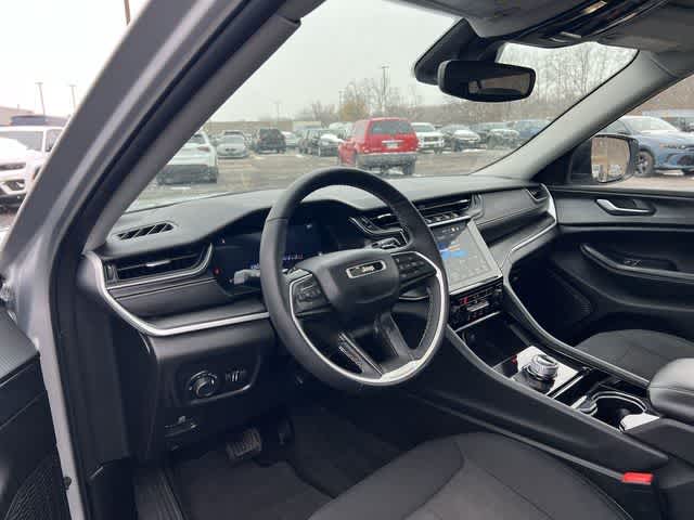 2023 Jeep Grand Cherokee L Laredo 4x4