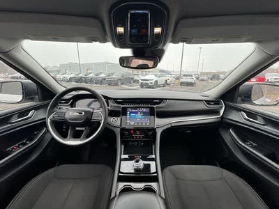2023 Jeep Grand Cherokee L Laredo 4x4