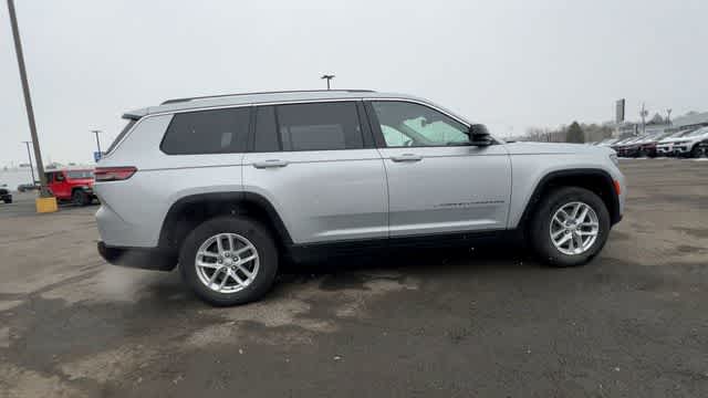 2023 Jeep Grand Cherokee L Laredo 4x4