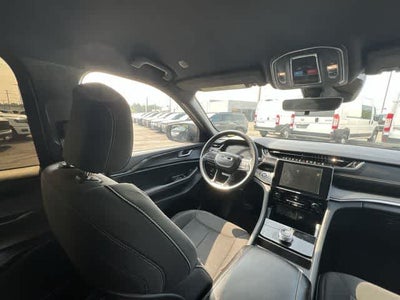2025 Jeep Grand Cherokee L Laredo 4x4