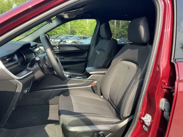 2025 Jeep Grand Cherokee L Laredo 4x4