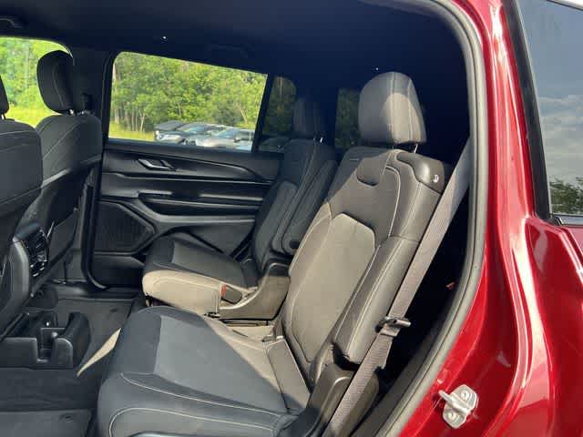 2025 Jeep Grand Cherokee L Laredo 4x4