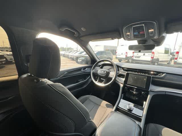 2025 Jeep Grand Cherokee L Laredo 4x4