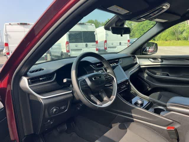 2025 Jeep Grand Cherokee L Laredo 4x4