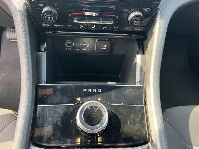 2025 Jeep Grand Cherokee L Laredo 4x4