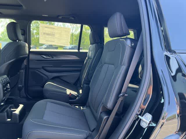 2026 Jeep Grand Cherokee GRAND CHEROKEE L LAREDO X 4X4