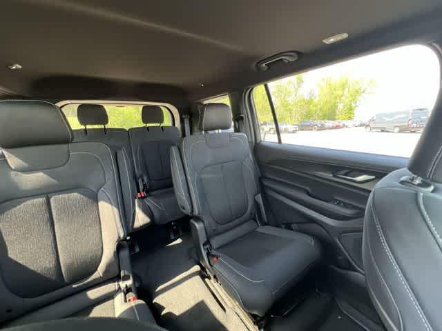 2026 Jeep Grand Cherokee GRAND CHEROKEE L LAREDO X 4X4