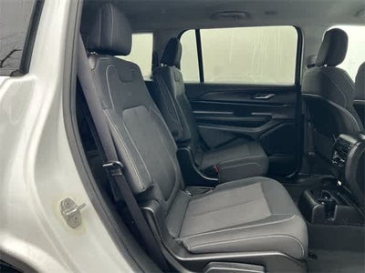 2023 Jeep Grand Cherokee L Laredo 4x4