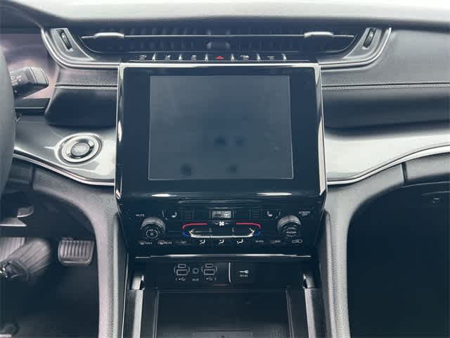 2023 Jeep Grand Cherokee L Laredo 4x4