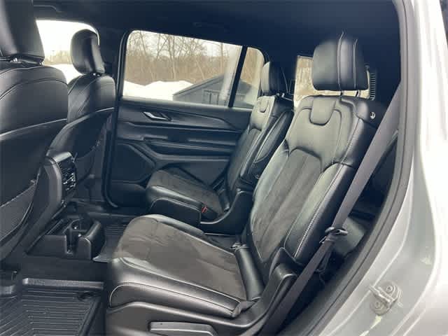 2023 Jeep Grand Cherokee L Altitude 4x4