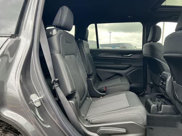 2026 Jeep Grand Cherokee GRAND CHEROKEE L LAREDO X 4X4