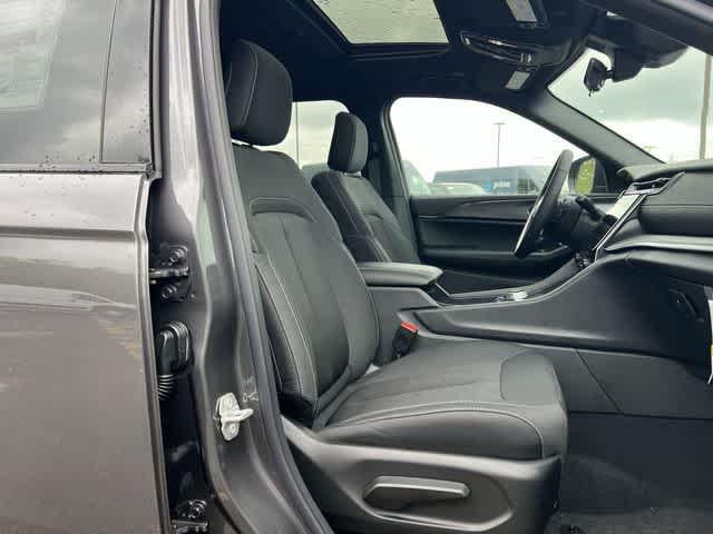 2026 Jeep Grand Cherokee GRAND CHEROKEE L LAREDO X 4X4