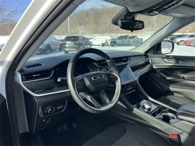 2023 Jeep Grand Cherokee L Laredo 4x4