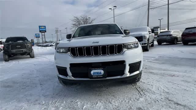 2023 Jeep Grand Cherokee L Laredo 4x4