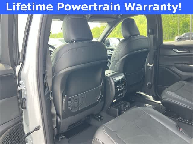 2025 Jeep Grand Cherokee L Altitude 4x4