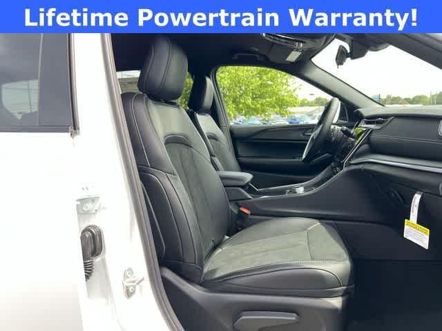 2025 Jeep Grand Cherokee L Altitude 4x4