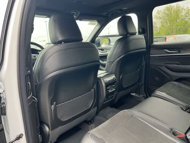 2026 Jeep Grand Cherokee GRAND CHEROKEE L LAREDO ALTITUDE 4X4