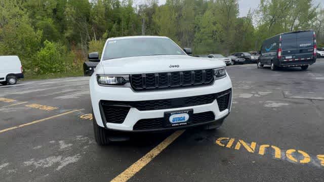 2026 Jeep Grand Cherokee GRAND CHEROKEE L LAREDO ALTITUDE 4X4